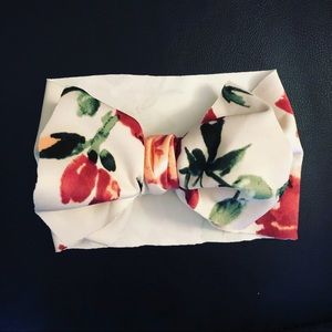 White Floral Stretch Wrap Bow